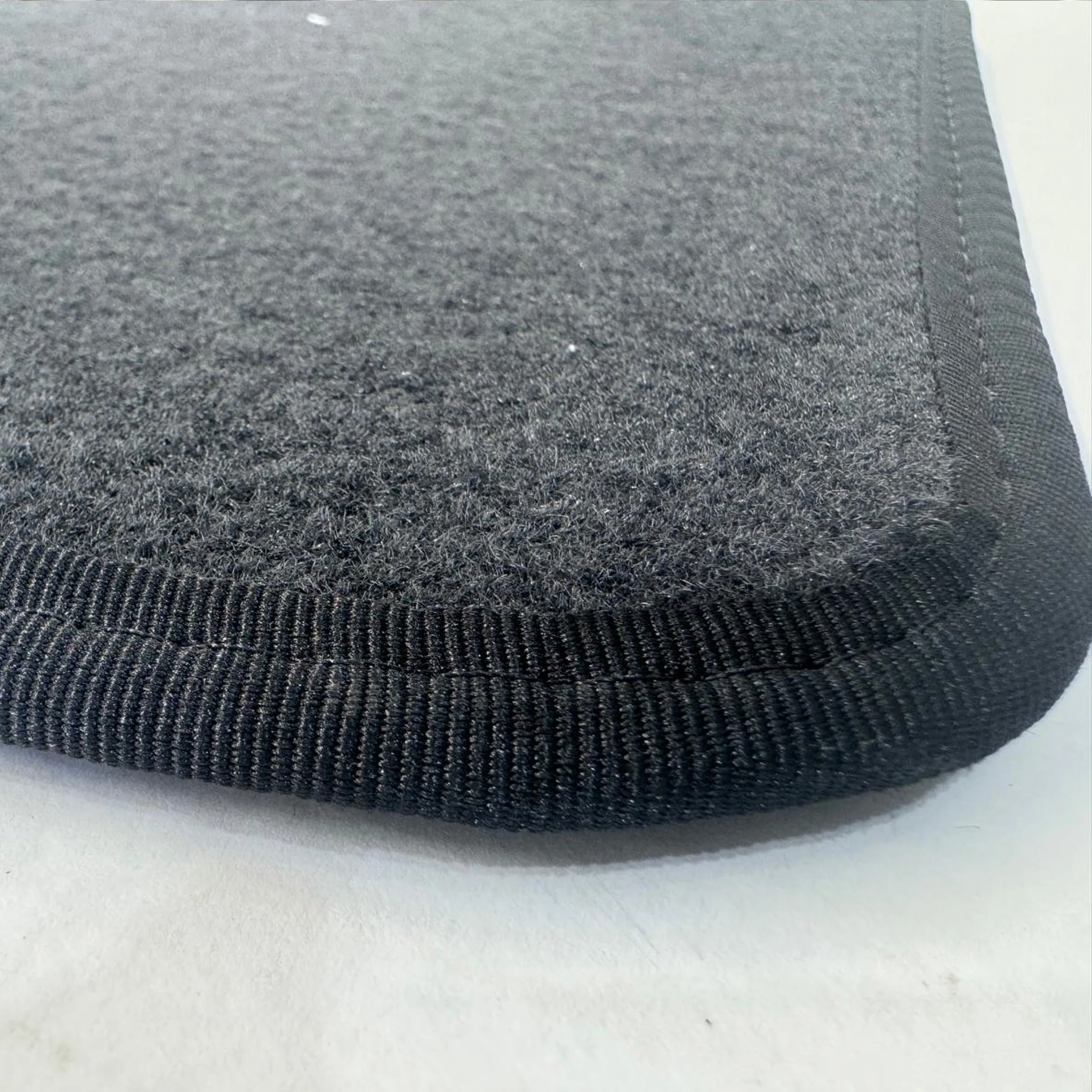 VOLVO XC70 AUTOMATIC ESTATE 2007 ONWARDS - CAR MAT SET - Image 7